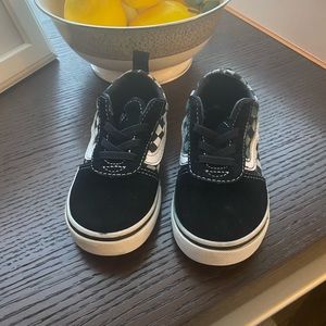 Vans Ward Checkered Sneaker size 8